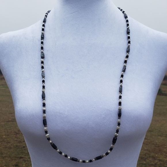 Multi-layered Beaded and Pearl Magnetic Wapped bracelet and necklace - Picture 6 of 10